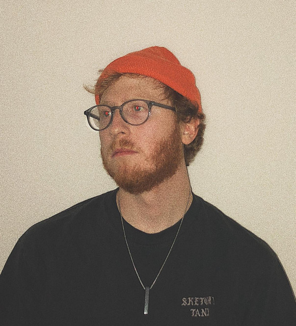 Max Fry live performance